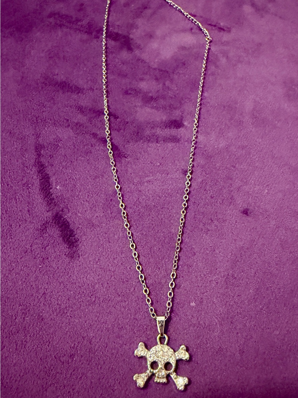 Skull and Crossbones Silver Rhinestone Pendant Necklace - Picture 8 of 9